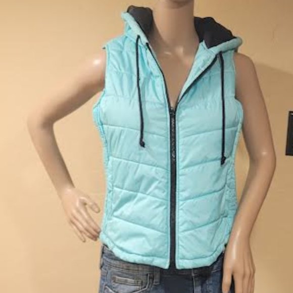 2 items: City Streets puffer vest -sz M & Xersion capri workout pants –sz S - Picture 6 of 13